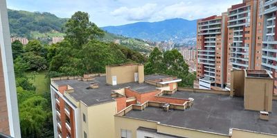 vendo apartamento de un área 154 m2
Composición: salón comedor, balcón social, cocina integral, zona de Ropas, baño social.
Salón privado, closet de linos,2 alcobas familiares con baño privado y closet.1 alcoba principal con baño, balcón y 2 Vestier.2 parqueaderos paralelos para vehículo.
1 cuarto útil.
Cuota mensual de administración actual: 481.586
3 ascensores por torre
Piscina nado climatizada, salón social,  zona coworking, gimnasio dotado, zona infantil y mascotas.