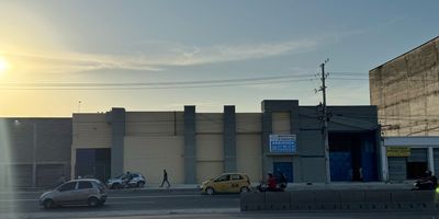 BODEGA EN TODA LA VIA PRINCIPAL DE LA CIRCUNVALAR CON BUENOS ACABADOS