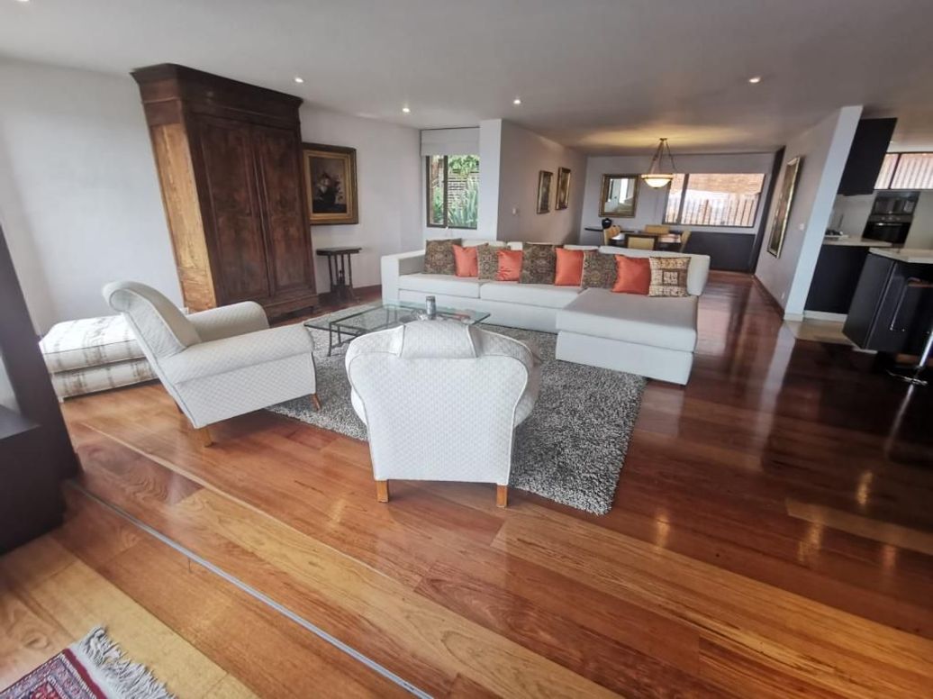 Apartamento de 1 alcoba en venta en El Refugio, Bogotá, 155 m² · foto 5 de 18