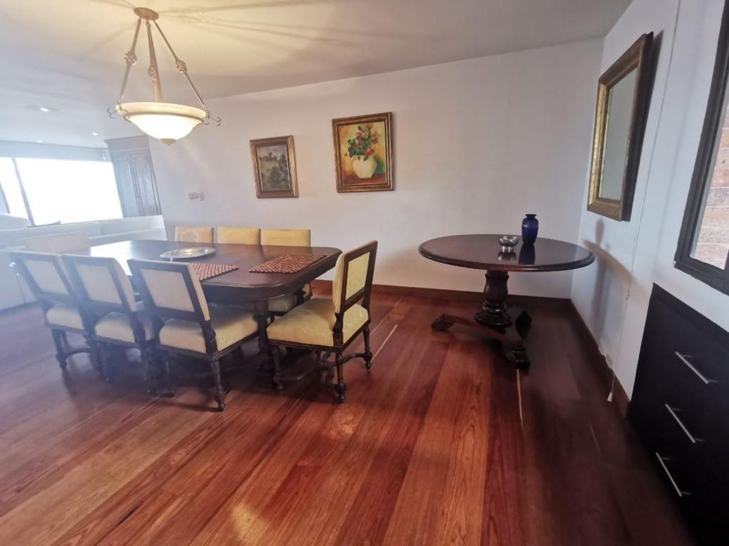Apartamento de 1 alcoba en venta en El Refugio, Bogotá, 155 m² · foto 13 de 18