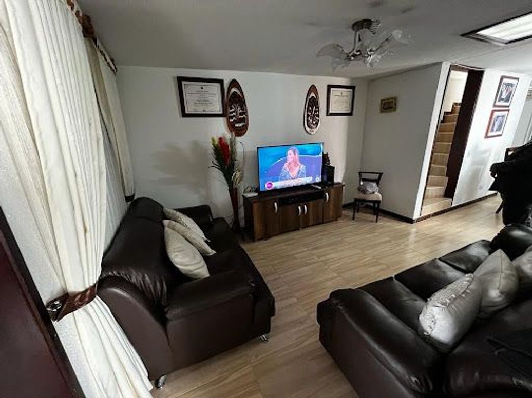 Casa de 5 alcobas en venta en El Porvenir De La Estancia, Bogotá, 216 m² · foto 14 de 20