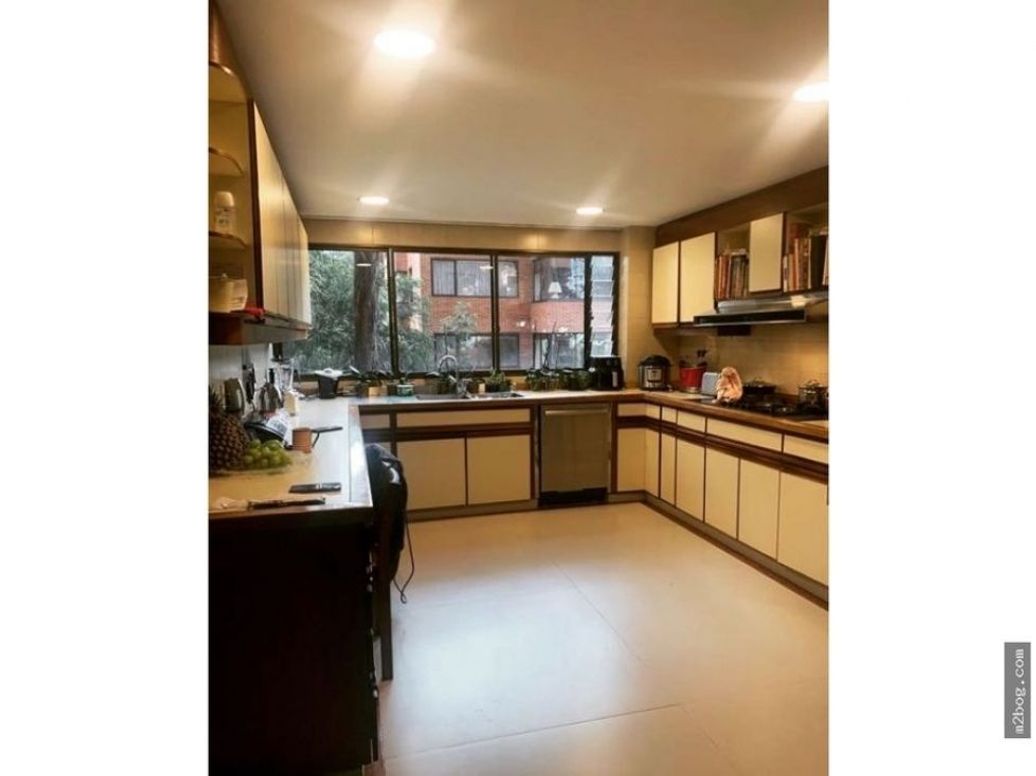 Apartamento de 4 alcobas en venta en Los Rosales, Bogotá, 400 m² · foto 9 de 11