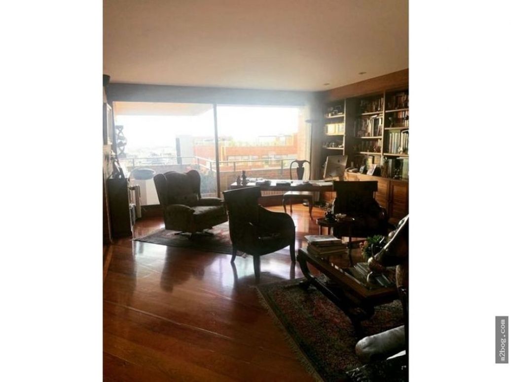 Apartamento de 4 alcobas en venta en Los Rosales, Bogotá, 400 m² · foto 2 de 11