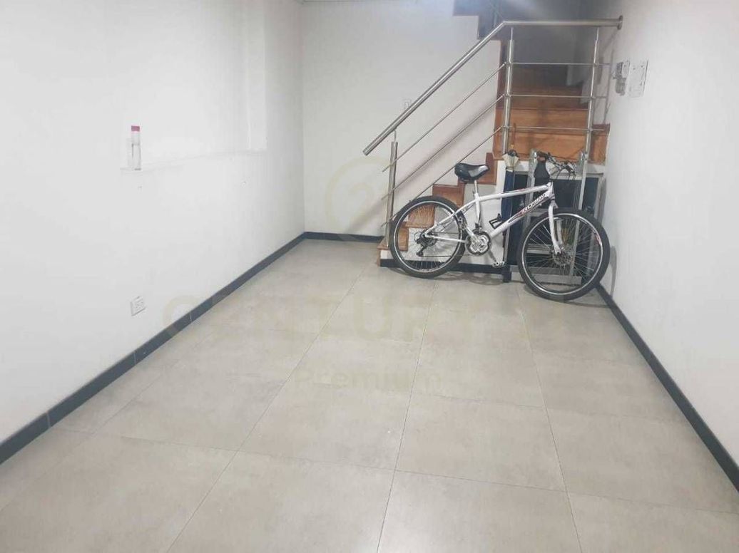 Casa de 6 alcobas en venta en Jazmin, Bogotá, 256 m² · foto 7 de 8