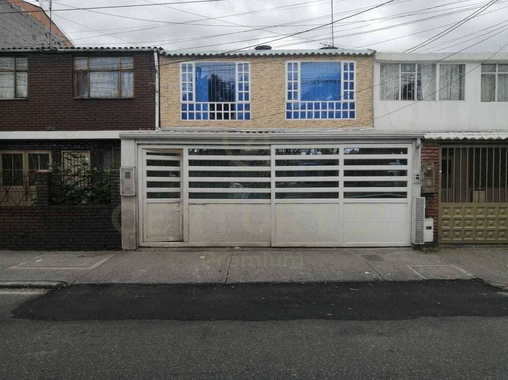 Casa de 6 alcobas en venta en Jazmin, Bogotá, 256 m² · foto 8 de 8