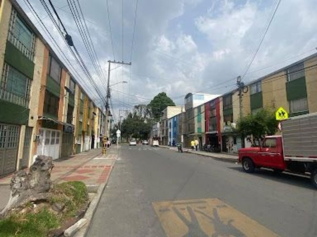 Casa de 4 alcobas en venta en Villas De Granada, Bogotá, 95 m² · foto 2 de 20