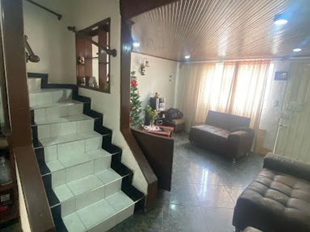 Casa de 4 alcobas en venta en Villas De Granada, Bogotá, 95 m² · foto 8 de 20