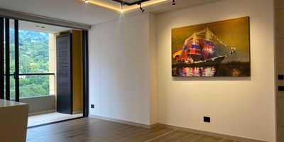 Apartamento en arriendo y venta  en unidad cerrada cerca a centros comerciales, restaurantes, parques, supermercados, vias principales, rutas de transporte publico y servicios complementarios. Piso en ceramica y madera, sala comedor, 2 alcobas con baño en cada una, cocina integral abierta tipo americano, balcon y parqueaderos cubiertos. Conjunto cerrado con piscina, gimnasio, salon social, sauna, turco, parques infantiles, zonas verdes, vigilancia 24 hrs, y circuito cerrado de tv. *Inmuebles sujetos a verificación de disponibilidad.*