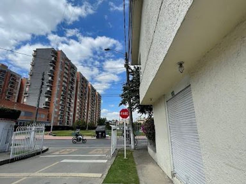 Casa de 5 alcobas en venta en Ciudad Kennedy, Bogotá, 227 m² · foto 17 de 17