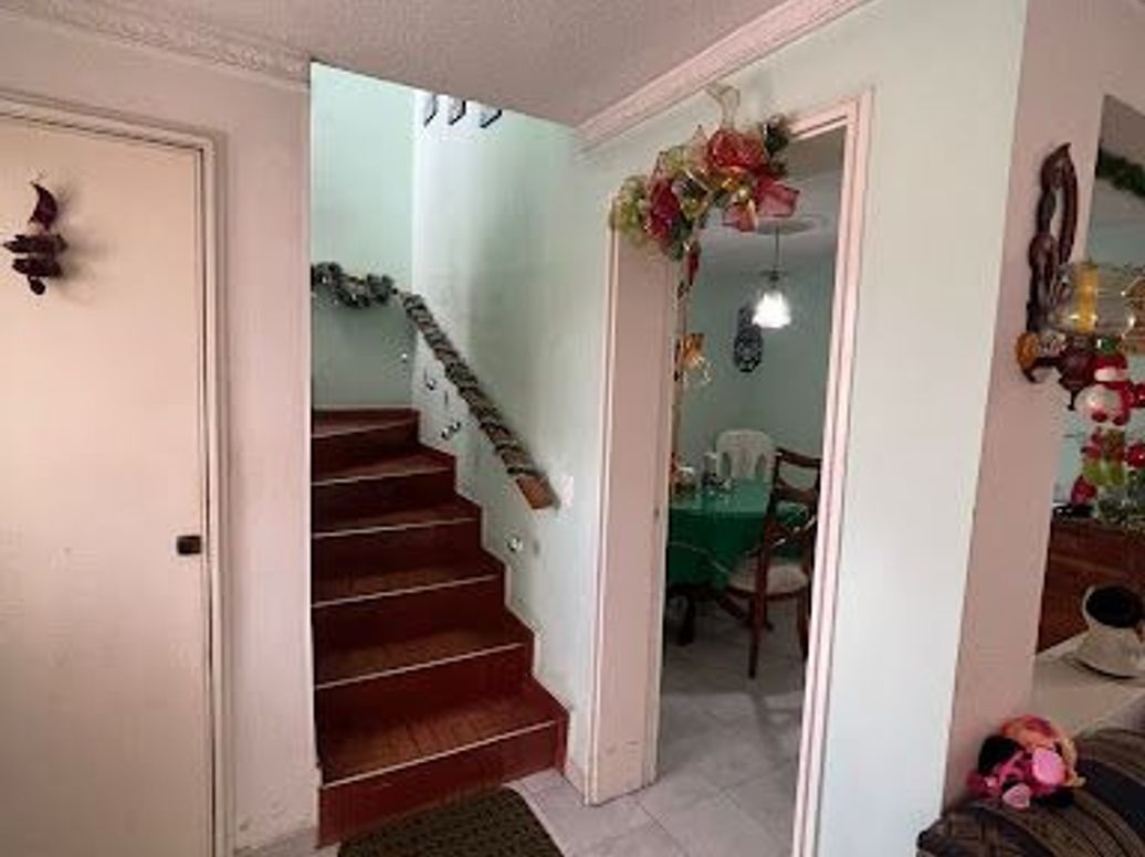 Casa de 5 alcobas en venta en Ciudad Kennedy, Bogotá, 227 m² · foto 9 de 17