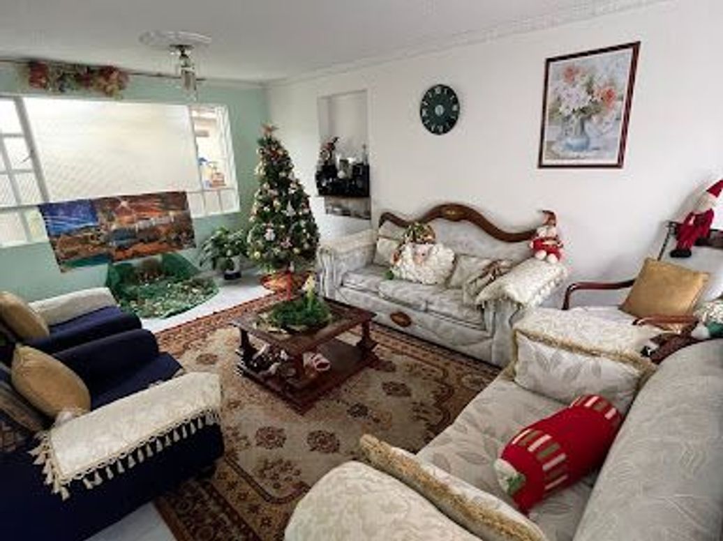 Casa de 5 alcobas en venta en Ciudad Kennedy, Bogotá, 227 m² · foto 6 de 17
