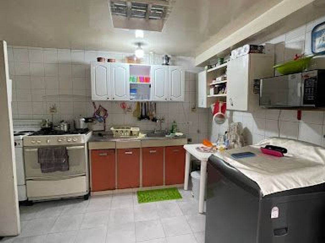Casa de 5 alcobas en venta en Ciudad Kennedy, Bogotá, 227 m² · foto 10 de 17
