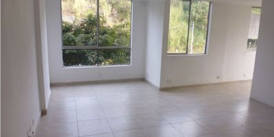 Se arrienda apartaestudio. Área 42 metros, 1 alcoba, 1 baño, 1 parqueadero. Apartamento muy bien iluminado, bien ubicado, cerca a parques, tiendas, supermercados, restaurantes, buenas vías de acceso, buen transporte público. 
