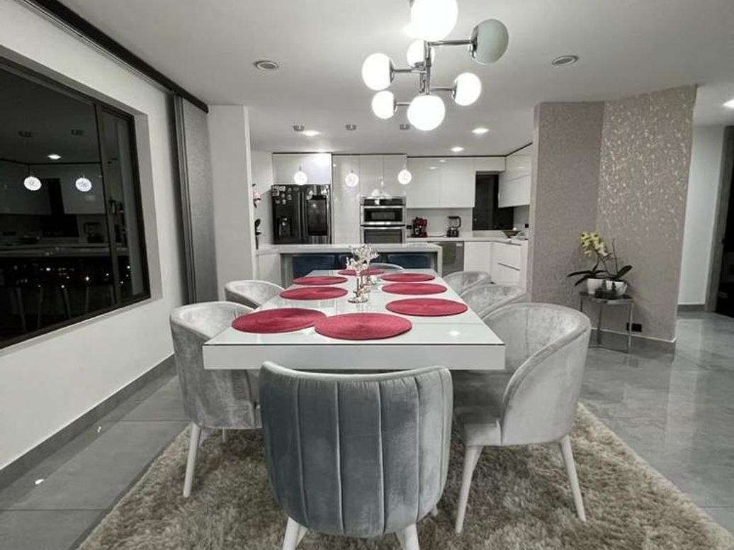 Apartamento de 5 alcobas en venta en Prados De La Calleja, Bogotá, 256 m² · foto 4 de 20