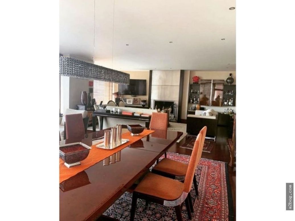 Apartamento de 3 alcobas en venta en El Retiro, Bogotá, 281 m² · foto 3 de 10