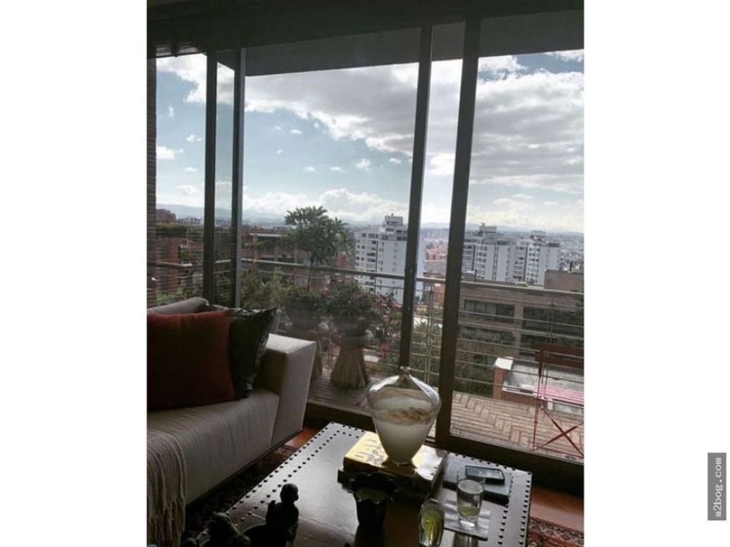 Apartamento de 3 alcobas en venta en El Retiro, Bogotá, 281 m² · foto 2 de 10