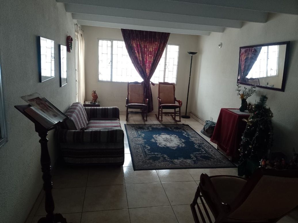 Casa de 7 alcobas en venta en Mandalay 1, Bogotá, 140 m² · foto 11 de 17