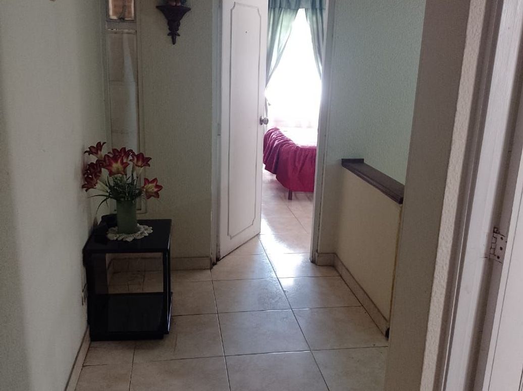 Casa de 7 alcobas en venta en Mandalay 1, Bogotá, 140 m² · foto 9 de 17