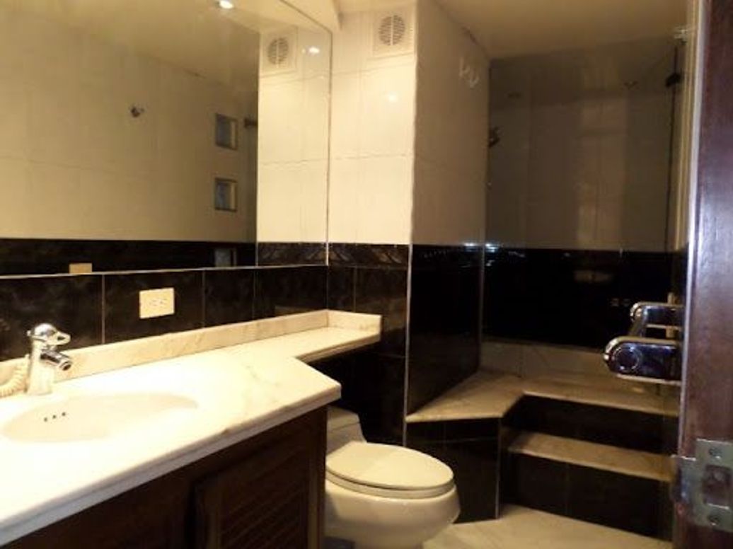 Apartaestudio en venta en Chicó Norte, Bogotá, 81 m² · foto 17 de 17