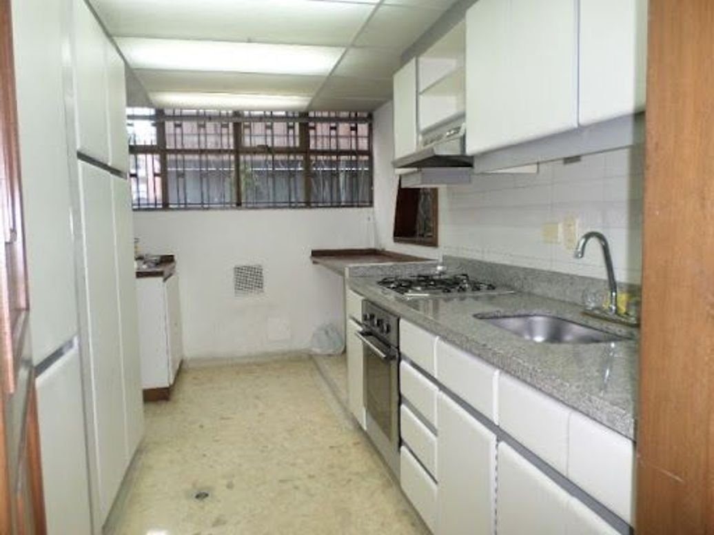 Apartaestudio en venta en Chicó Norte, Bogotá, 81 m² · foto 9 de 17