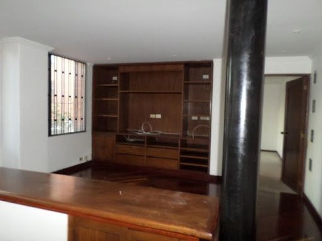 Apartaestudio en venta en Chicó Norte, Bogotá, 81 m² · foto 3 de 17