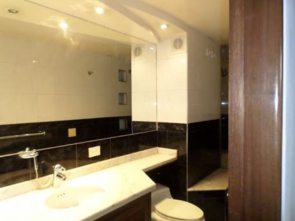 Apartaestudio en venta en Chicó Norte, Bogotá, 81 m² · foto 12 de 17