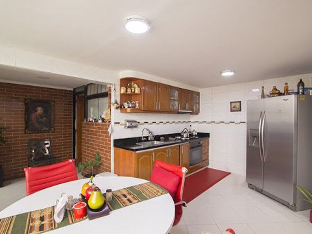 Casa de 4 alcobas en venta en Pontevedra, Bogotá, 250 m² · foto 9 de 20