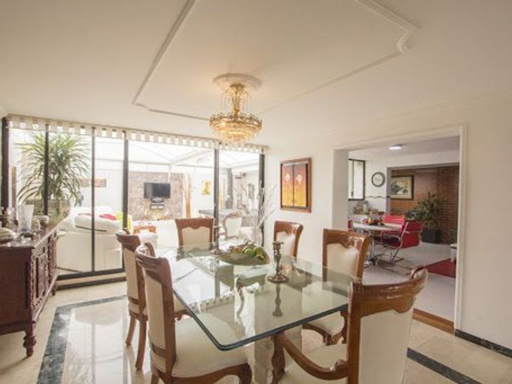 Casa de 4 alcobas en venta en Pontevedra, Bogotá, 250 m² · foto 6 de 20