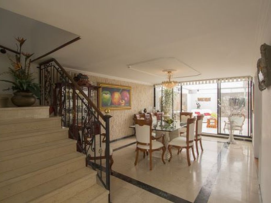 Casa de 4 alcobas en venta en Pontevedra, Bogotá, 250 m² · foto 5 de 20