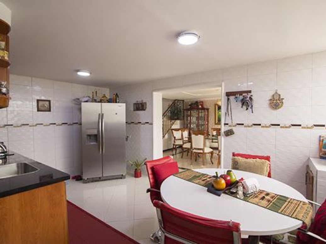 Casa de 4 alcobas en venta en Pontevedra, Bogotá, 250 m² · foto 10 de 20