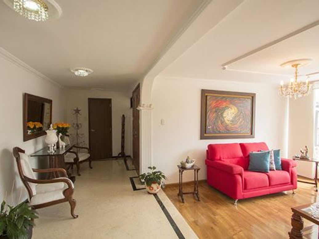 Casa de 4 alcobas en venta en Pontevedra, Bogotá, 250 m² · foto 4 de 20