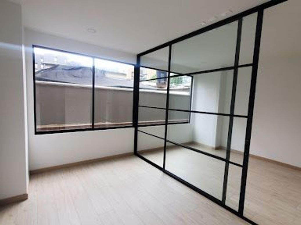 Apartamento de 1 alcoba en venta en Chico, Bogotá, 48 m² · foto 2 de 9