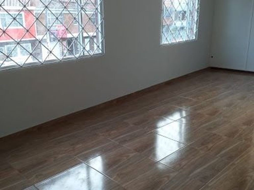 Casa de 7 alcobas en venta en Paris, Bogotá, 100 m² · foto 2 de 14