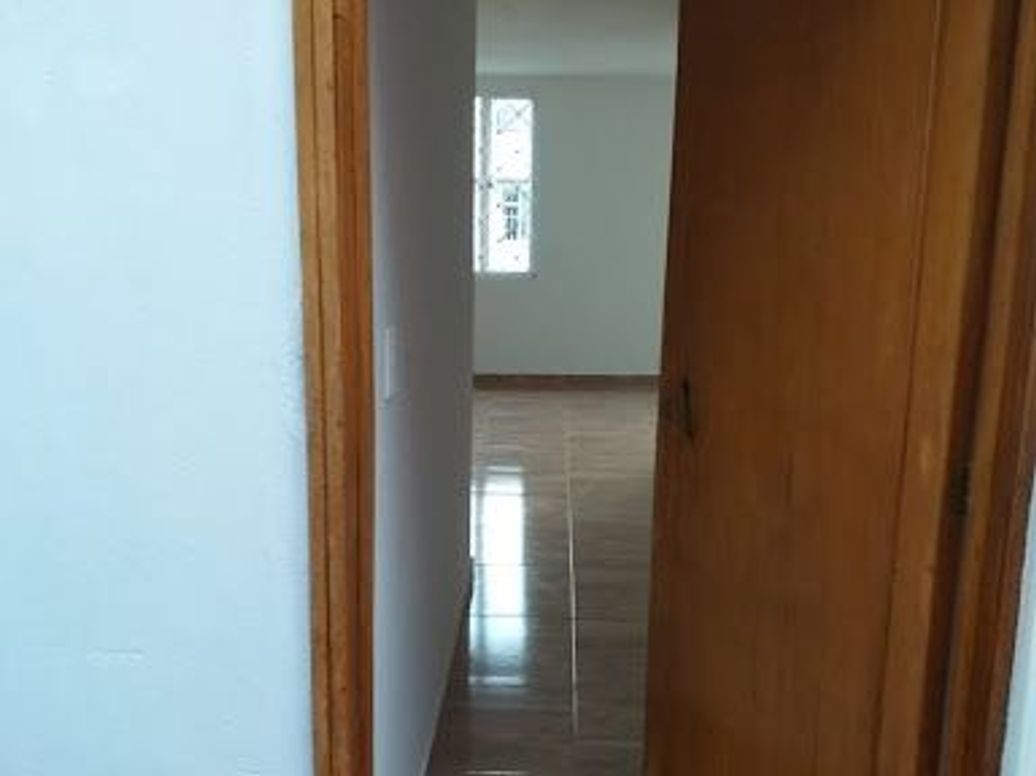 Casa de 7 alcobas en venta en Paris, Bogotá, 100 m² · foto 7 de 14