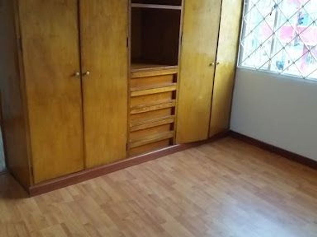Casa de 7 alcobas en venta en Paris, Bogotá, 100 m² · foto 4 de 14