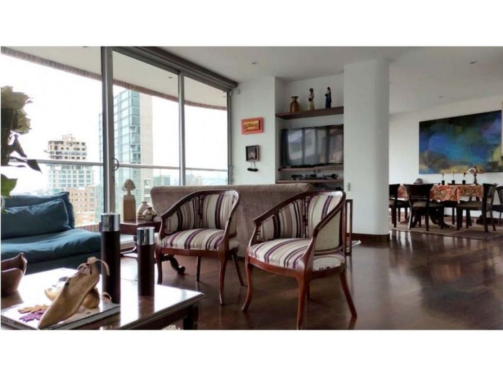 Apartamento de 2 alcobas en venta en Chicó Alto, Bogotá, 183 m² · foto 5 de 19