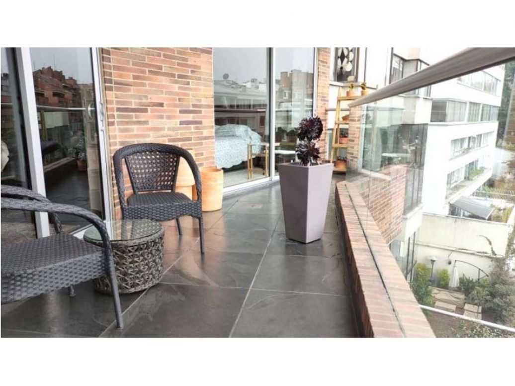 Apartamento de 2 alcobas en venta en Chicó Alto, Bogotá, 183 m² · foto 3 de 19