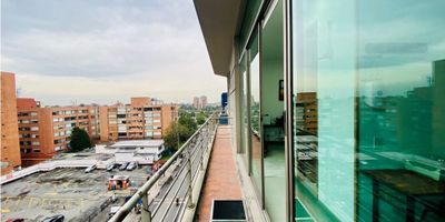 para inversion, esta actualmente arrendada hasta el 30 de diciembre del 2024, area 24 mts, un espacio amplio, un baño, no tiene parqueadero, edificio con pequeña recpecion. apts c-dos 
