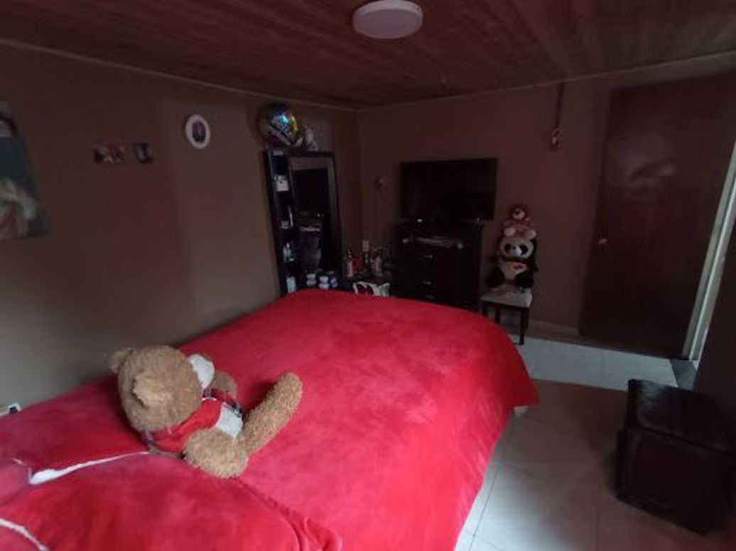 Casa de 5 alcobas en venta en San Antonio Norte, Bogotá, 252 m² · foto 17 de 20