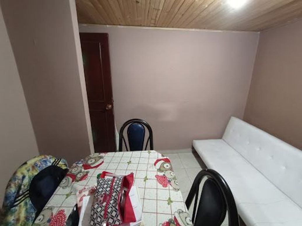 Casa de 5 alcobas en venta en San Antonio Norte, Bogotá, 252 m² · foto 9 de 20