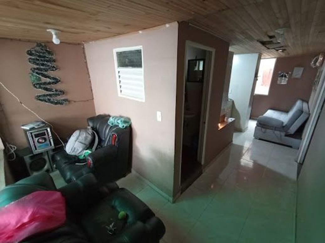 Casa de 5 alcobas en venta en San Antonio Norte, Bogotá, 252 m² · foto 6 de 20