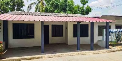 Te presentamos esta confortable casa ubicada en el barrio Pedro Nel Jiménez, un lugar estratégico de la ciudad. Cuenta con, Sala, Comedor, Baño Social, 4 Habitaciones, Baño Privado, Cocina, Patio Interior, Garaje. Cercana a colegios, Iglesias, parques, todo lo que necesitas para tu bienestar y el de los tuyos. Contáctanos y déjanos tener el privilegio de ayudarte a encontrar tu lugar ideal.