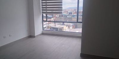 Apartamento cerca a metrópolis para estrenar acabados modernos consta de dos habitaciones la principal con baño ,baño social,cocina integral mesón en mármol,zona de lavandería independiente .No cuenta con garaje ni ascensor.