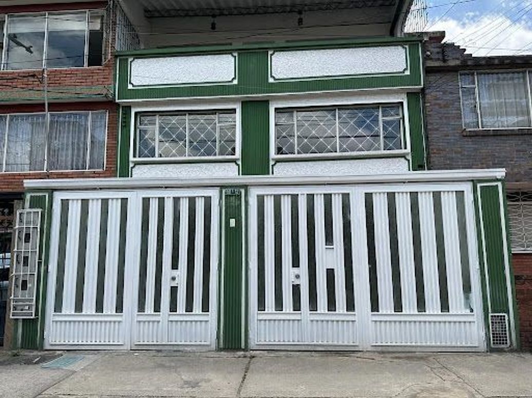 Casa de 10 alcobas en venta en Ciudad Montes, Bogotá, 375 m² · foto 2 de 20