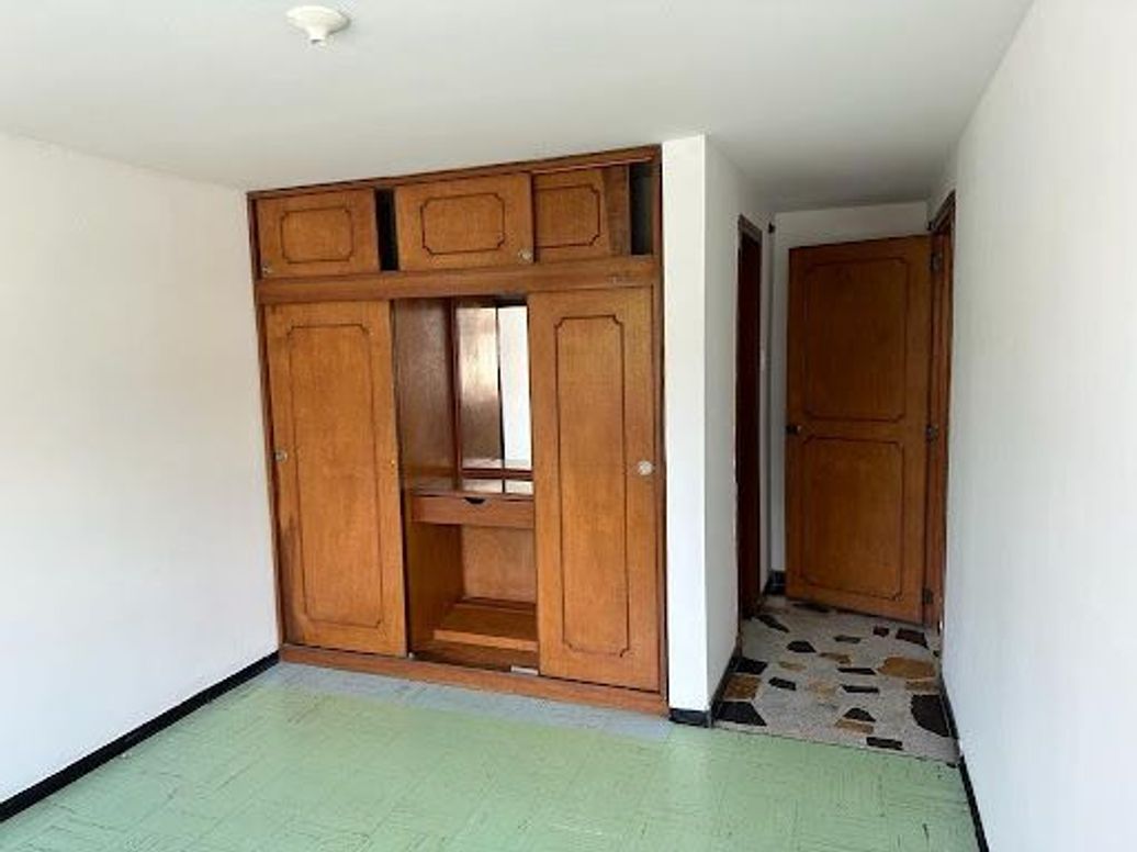Casa de 10 alcobas en venta en Ciudad Montes, Bogotá, 375 m² · foto 10 de 20