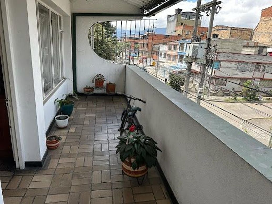 Casa de 10 alcobas en venta en Ciudad Montes, Bogotá, 375 m² · foto 19 de 20