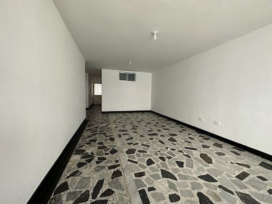 Casa de 10 alcobas en venta en Ciudad Montes, Bogotá, 375 m² · foto 4 de 20