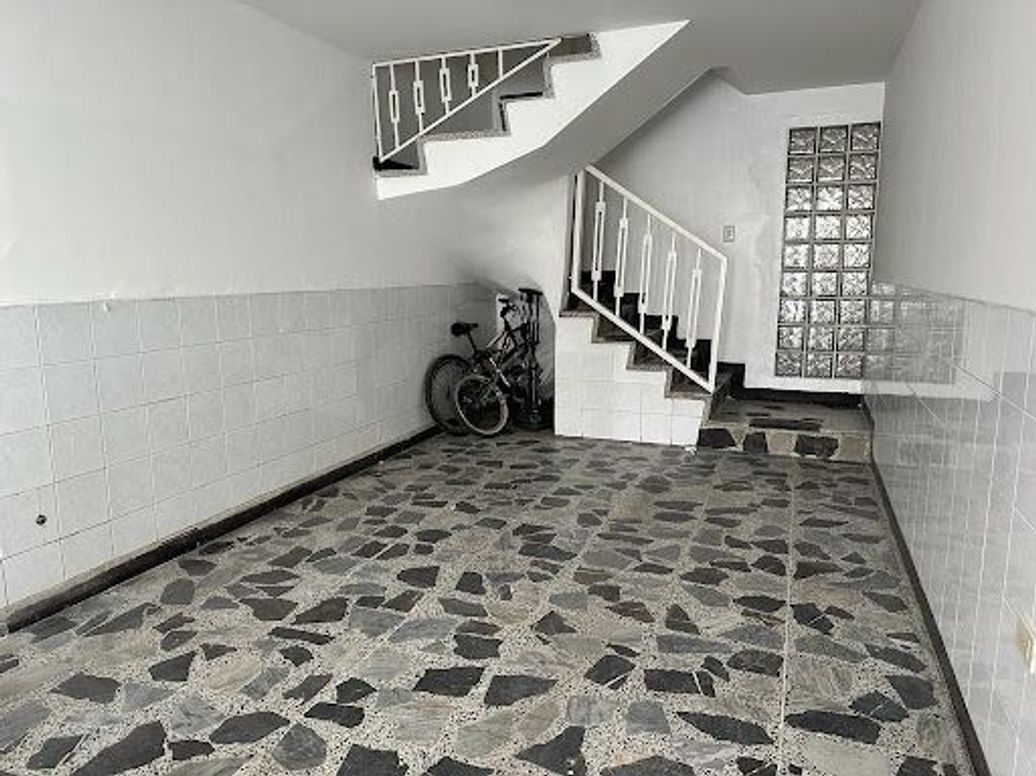 Casa de 10 alcobas en venta en Ciudad Montes, Bogotá, 375 m² · foto 5 de 20