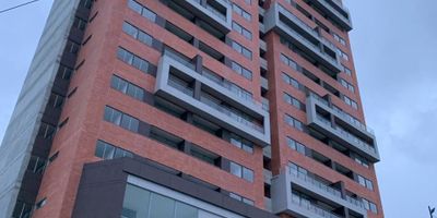 Apartamento en Venta en edificio último piso 27, 67 m²
2 habitaciones, 2 baños, sala, comedor, cocina, zona de ropas y balcon.
La mejor vista de todo Rionegro, ubicación muy central cerca de todo. Parque Principal, CC San Nicolás, Savanna, Universidades, Salida a la Autopista, Marinilla y Carmen de Viboral .
Cuarto útil 12 metros
Parqueadero sencillo al lado del cuarto útil en tercer piso.
Unidad muy completa, sus zonas comunes…
Cancha squash
Gimnasio
Turco Sauna Piscina romana Piscina climatizada
Cancha sintética
Zona de mascotas
Salón social