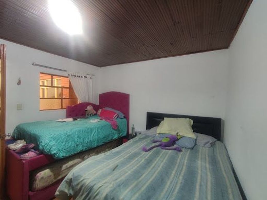 Casa de 3 alcobas en venta en Las Ferias, Bogotá, 135 m² · foto 4 de 9